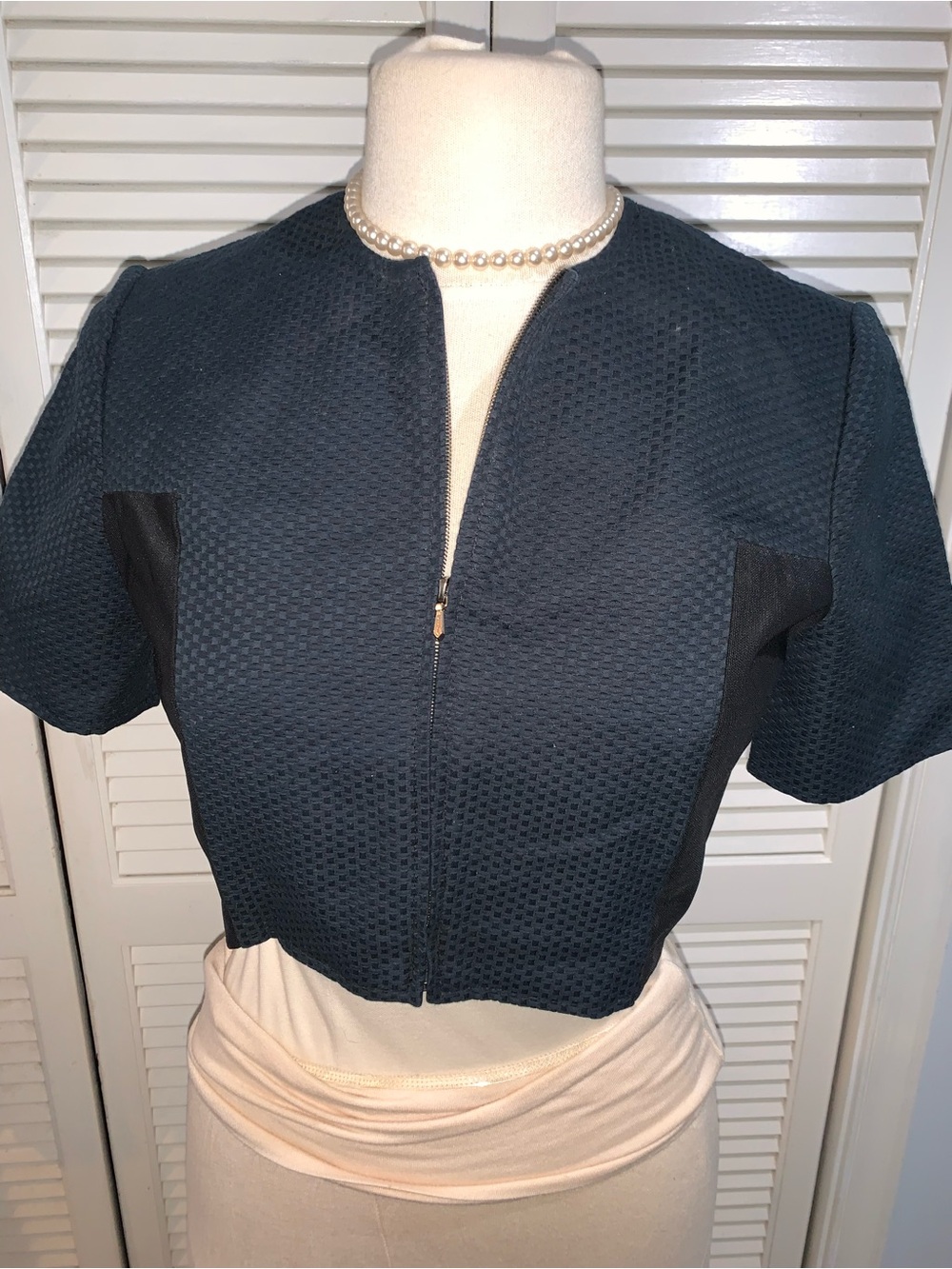 Paula Hian Paris cropped short sleeve zip up blouse Navy Blue size 6